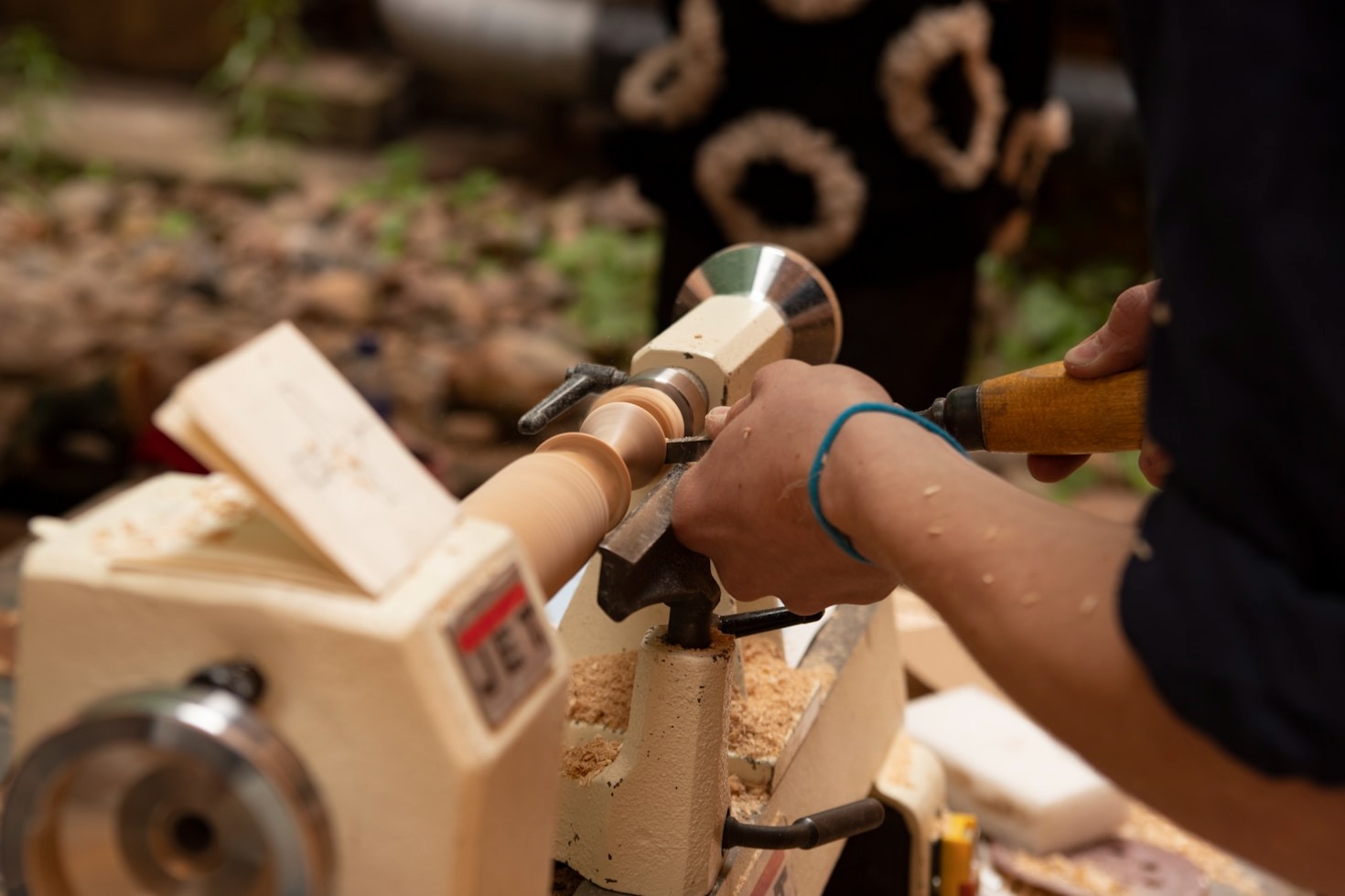 Trähantverk: En konst som för hösten närmare